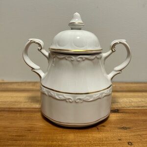 White and Gold Meakin Sterling Colonial Pattern Sugar Bowl